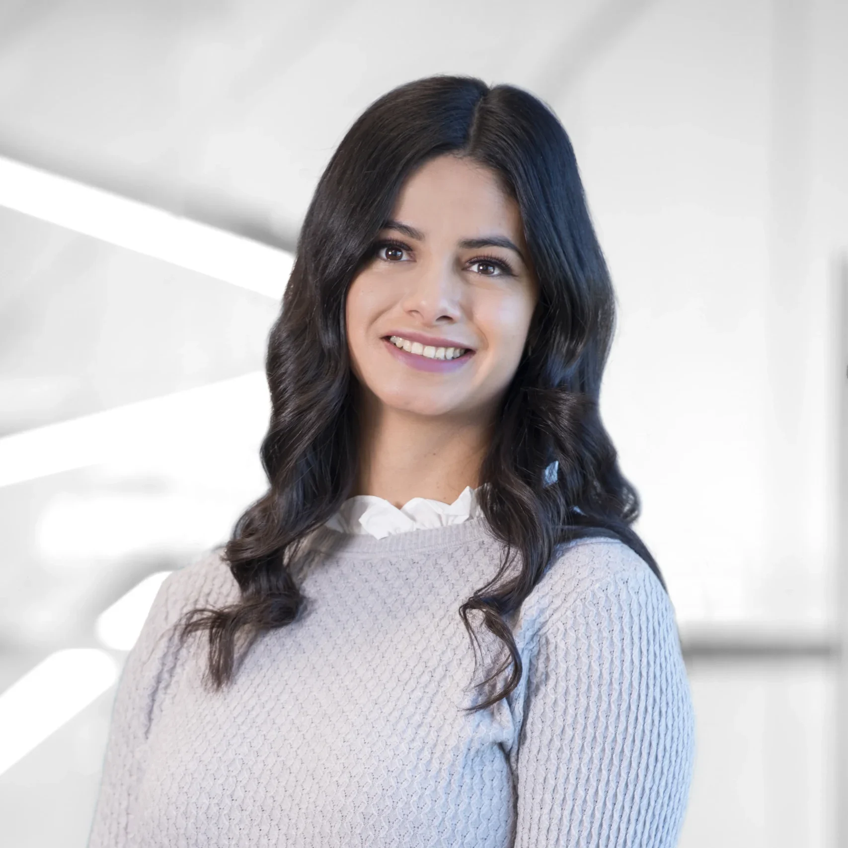 Headshot of Elsa Menjivar